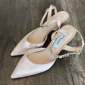 NINA NEW YORK | satin pointed toe dress pumps 6.5